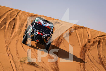 2022-01-04 - 319 Bell Thomas (gbr), Jacomy Bruno (arg), South Racing Middle East, Can-Am Maverick X3, T4 FIA SSV, W2RC, Motul, action during the Stage 3 of the Dakar Rally 2022 between Al Qaysumah and Al Qaysumah, on January 4th 2022 in Al Qaysumah, Saudi Arabia - STAGE 3 OF THE DAKAR RALLY 2022 BETWEEN AL QAYSUMAH AND AL QAYSUMAH - RALLY - MOTORS