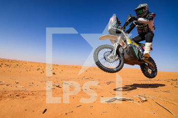 2022-01-05 - 46 Lucci Paolo (ita), Solarys Racing, Husqvarna FR450, Moto, W2RC, action during the Stage 4 of the Dakar Rally 2022 between Al Qaysumah and Riyadh, on January 5th 2022 in Riyadh, Saudi Arabia - STAGE 4 OF THE DAKAR RALLY 2022 BETWEEN AL QAYSUMAH AND RIYADH - RALLY - MOTORS