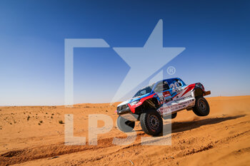 2022-01-05 - 229 Chabot Ronan (fra), Pillot Gilles (fra), Overdrive Toyota, Toyota Hilux Overdrive, Auto FIA T1/T2, action during the Stage 4 of the Dakar Rally 2022 between Al Qaysumah and Riyadh, on January 5th 2022 in Riyadh, Saudi Arabia - STAGE 4 OF THE DAKAR RALLY 2022 BETWEEN AL QAYSUMAH AND RIYADH - RALLY - MOTORS