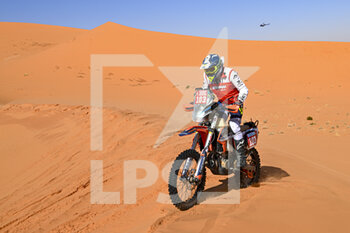 2022-01-05 - 103 Chirent Fabrice (fra), Team Fabaventure, KTM 450 EXCF, Moto, W2RC, Original by Motul, action during the Stage 4 of the Dakar Rally 2022 between Al Qaysumah and Riyadh, on January 5th 2022 in Riyadh, Saudi Arabia - STAGE 4 OF THE DAKAR RALLY 2022 BETWEEN AL QAYSUMAH AND RIYADH - RALLY - MOTORS