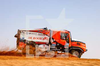 2022-01-05 - 506 Van der Brink Martin (nld), Willemsen Peter (bel), Der Kinderen Bernard (nld), Mammoet Rallysport Team de Rooy Iveco, Iveco Powerstar, T5 FIA Camion, action during the Stage 4 of the Dakar Rally 2022 between Al Qaysumah and Riyadh, on January 5th 2022 in Riyadh, Saudi Arabia - STAGE 4 OF THE DAKAR RALLY 2022 BETWEEN AL QAYSUMAH AND RIYADH - RALLY - MOTORS