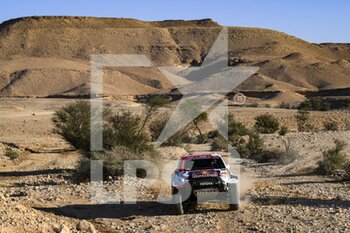 2022-01-06 - 201 Al-Attiyah Nasser (qat), Baumel Batthieu (fra), Toyota Gazoo Racing, Toyota GR DKR Hilux T1+, Auto FIA T1/T2, W2RC, action during the Stage 5 of the Dakar Rally 2022 around Riyadh, on January 6th 2022 in Riyadh, Saudi Arabia - STAGE 5 OF THE DAKAR RALLY 2022 - RALLY - MOTORS