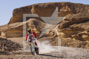 2022-01-06 - 76 Lepan Jean-Loup (fra), Nomade Racing, KTM 450 Rally Replica, Moto, W2RC, action during the Stage 5 of the Dakar Rally 2022 around Riyadh, on January 6th 2022 in Riyadh, Saudi Arabia - STAGE 5 OF THE DAKAR RALLY 2022 - RALLY - MOTORS