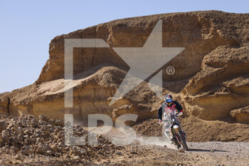 2022-01-06 - 35 Guillen Rivera Juan Pablo (mex), Nomadas Adventure, KTM 450 Rally, Moto, W2RC, action during the Stage 5 of the Dakar Rally 2022 around Riyadh, on January 6th 2022 in Riyadh, Saudi Arabia - STAGE 5 OF THE DAKAR RALLY 2022 - RALLY - MOTORS