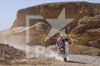 2022-01-06 - 127 Cojean Sébastien (fra), Husqvarna FE 450, Moto, Motul, Original by Motul, W2RC, action during the Stage 5 of the Dakar Rally 2022 around Riyadh, on January 6th 2022 in Riyadh, Saudi Arabia - STAGE 5 OF THE DAKAR RALLY 2022 - RALLY - MOTORS