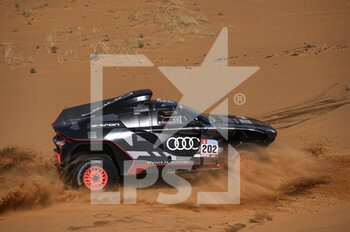 2022-01-06 - 202 Sainz Carlos (spa), Cruz Lucas (spa), Team Audi Sport, Audi RS Q e-tron, Auto FIA T1/T2, action during the Stage 5 of the Dakar Rally 2022 around Riyadh, on January 6th 2022 in Riyadh, Saudi Arabia - STAGE 5 OF THE DAKAR RALLY 2022 - RALLY - MOTORS