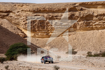 2022-01-07 - 210 Despres Cyril (fra), Perry Taye (zaf), PH Sport, Abu Dhabi Racing, Peugeot 3008 DKR, Auto FIA T1/T2, action during the Stage 6 of the Dakar Rally 2022 around Riyadh, on January 7th 2022 in Riyadh, Saudi Arabia - STAGE 6 OF THE DAKAR RALLY 2022 AROUND RIYADH - RALLY - MOTORS