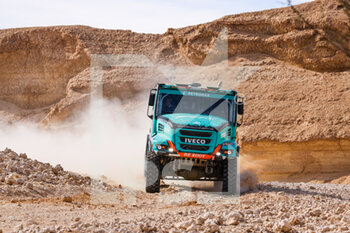 2022-01-07 - 504 Van Kasteren Janus (nld), Snijders Marcel (nld), Rodewald Darek (pol), Petronas Team de Rooy Iveco, Iveco Powerstar, T5 FIA Camion, action during the Stage 6 of the Dakar Rally 2022 around Riyadh, on January 7th 2022 in Riyadh, Saudi Arabia - STAGE 6 OF THE DAKAR RALLY 2022 AROUND RIYADH - RALLY - MOTORS