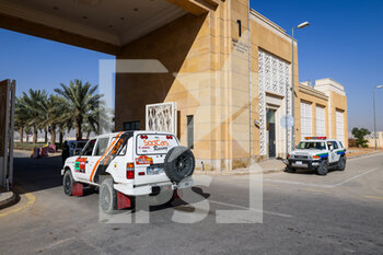 2022-01-08 - The police and safety procedures put in place around the bivouac and rally following the suspicions of bombing against the rally during the Rest Day of the Dakar Rally 2022 on January 8th 2022 in Riyadh, Saudi Arabia - REST DAY OF THE DAKAR RALLY 2022 - RALLY - MOTORS