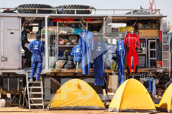 2022-01-08 - Hino bivouac atmosphere during the Rest Day of the Dakar Rally 2022 on January 8th 2022 in Riyadh, Saudi Arabia - REST DAY OF THE DAKAR RALLY 2022 - RALLY - MOTORS