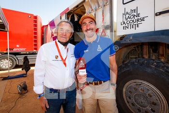 2022-01-08 - Ickx Jacky, and Alphand Luc, bivouac atmosphere during the Rest Day of the Dakar Rally 2022 on January 8th 2022 in Riyadh, Saudi Arabia - REST DAY OF THE DAKAR RALLY 2022 - RALLY - MOTORS