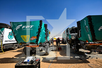 2022-01-08 - Petronas Team de Rooy Iveco, Iveco Powerstar, T5 FIA Camion, bivouac atmosphere during the Rest Day of the Dakar Rally 2022 on January 8th 2022 in Riyadh, Saudi Arabia - REST DAY OF THE DAKAR RALLY 2022 - RALLY - MOTORS