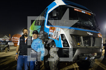 2022-01-08 - Christophe Gaussin, Président-directeur général de Groupe Gaussin, Jacquot Philippe (fra) Gaussin H2 Driver, portrait during the Rest Day of the Dakar Rally 2022 on January 8th 2022 in Riyadh, Saudi Arabia - REST DAY OF THE DAKAR RALLY 2022 - RALLY - MOTORS