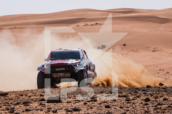 2022-01-09 - 207 De Villiers Giniel (zaf), Murphy Dennis (zaf), Toyota Gazoo Racing, Toyota GR DKR Hilux T1+, Auto FIA T1/T2, action during the Stage 7 of the Dakar Rally 2022 between Riyadh and Al Dawadimi, on January 9th 2022 in Al Dawadimi, Saudi Arabia - STAGE 7 OF THE DAKAR RALLY 2022 BETWEEN RIYADH AND AL DAWADIMI - RALLY - MOTORS