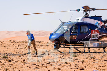 2022-01-09 - HTV2 TV Helicopter during the Stage 7 of the Dakar Rally 2022 between Riyadh and Al Dawadimi, on January 9th 2022 in Al Dawadimi, Saudi Arabia - STAGE 7 OF THE DAKAR RALLY 2022 BETWEEN RIYADH AND AL DAWADIMI - RALLY - MOTORS