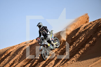 2022-01-09 - 46 Lucci Paolo (ita), Solarys Racing, Husqvarna FR450, Moto, action during the Stage 7 of the Dakar Rally 2022 between Riyadh and Al Dawadimi, on January 9th 2022 in Al Dawadimi, Saudi Arabia - STAGE 7 OF THE DAKAR RALLY 2022 BETWEEN RIYADH AND AL DAWADIMI - RALLY - MOTORS