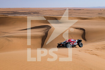 2022-01-10 - 250 Leroy Alexandre (bel), Delangue Nicolas (fra), SRT Racing, Century CR6, Auto FIA T1/T2, W2RC, Motul, action during the Stage 8 of the Dakar Rally 2022 between Al Dawadimi and Wadi Ad Dawasir, on January 10th 2022 in Wadi Ad Dawasir, Saudi Arabia - STAGE 8 OF THE DAKAR RALLY 2022 BETWEEN AL DAWADIMI AND WADI AD DAWASIR - RALLY - MOTORS
