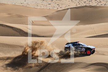 2022-01-10 - 200 Peterhansel Stéphane (fra), Boulanger Edouard (fra), Team Audi Sport, Audi RS Q e-tron, Auto FIA T1/T2, action during the Stage 8 of the Dakar Rally 2022 between Al Dawadimi and Wadi Ad Dawasir, on January 10th 2022 in Wadi Ad Dawasir, Saudi Arabia - STAGE 8 OF THE DAKAR RALLY 2022 BETWEEN AL DAWADIMI AND WADI AD DAWASIR - RALLY - MOTORS