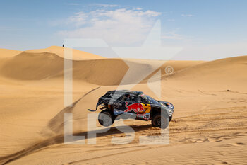 2022-01-11 - 210 Despres Cyril (fra), Perry Taye (zaf), PH Sport, Abu Dhabi Racing, Peugeot 3008 DKR, Auto FIA T1/T2, action during the Stage 8 of the Dakar Rally 2022 between Al Dawadimi and Wadi Ad Dawasir, on January 10th 2022 in Wadi Ad Dawasir, Saudi Arabia - STAGE 8 OF THE DAKAR RALLY 2022 BETWEEN AL DAWADIMI AND WADI AD DAWASIR - RALLY - MOTORS