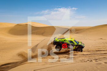 2022-01-11 - 253 Visser Christiaan (zaf), Burke Rodney (zaf), Century Racing, Century CR6, Auto FIA T1/T2, action during the Stage 8 of the Dakar Rally 2022 between Al Dawadimi and Wadi Ad Dawasir, on January 10th 2022 in Wadi Ad Dawasir, Saudi Arabia - STAGE 8 OF THE DAKAR RALLY 2022 BETWEEN AL DAWADIMI AND WADI AD DAWASIR - RALLY - MOTORS