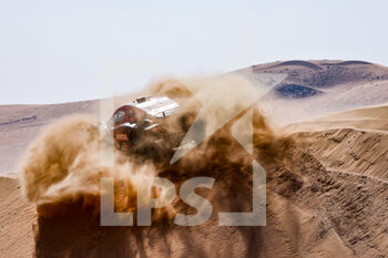 2022-01-11 - 250 Leroy Alexandre (bel), Delangue Nicolas (fra), SRT Racing, Century CR6, Auto FIA T1/T2, W2RC, action during the Stage 8 of the Dakar Rally 2022 between Al Dawadimi and Wadi Ad Dawasir, on January 10th 2022 in Wadi Ad Dawasir, Saudi Arabia - STAGE 8 OF THE DAKAR RALLY 2022 BETWEEN AL DAWADIMI AND WADI AD DAWASIR - RALLY - MOTORS