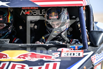 2022-01-11 - 303 Quintero Seth (usa), Zenz Dennis (ger), Red Bull Off-Road Junior Team, OT3 - 02, T3 FIA, W2RC, action during the Stage 8 of the Dakar Rally 2022 between Al Dawadimi and Wadi Ad Dawasir, on January 10th 2022 in Wadi Ad Dawasir, Saudi Arabia - STAGE 8 OF THE DAKAR RALLY 2022 BETWEEN AL DAWADIMI AND WADI AD DAWASIR - RALLY - MOTORS