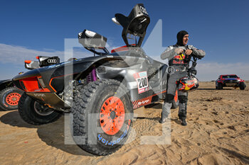 2022-01-11 - 200 Peterhansel Stéphane (fra), Boulanger Edouard (fra), Team Audi Sport, Audi RS Q e-tron, Auto FIA T1/T2, action during the Stage 8 of the Dakar Rally 2022 between Al Dawadimi and Wadi Ad Dawasir, on January 10th 2022 in Wadi Ad Dawasir, Saudi Arabia - STAGE 8 OF THE DAKAR RALLY 2022 BETWEEN AL DAWADIMI AND WADI AD DAWASIR - RALLY - MOTORS