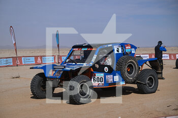 2022-01-11 - 600 Tramini Gerard (fra), Totain Dominique (fra), Team 100% Sud Ouest, 2WD Oryx Sadev, Auto Open, action during the Stage 8 of the Dakar Rally 2022 between Al Dawadimi and Wadi Ad Dawasir, on January 10th 2022 in Wadi Ad Dawasir, Saudi Arabia - STAGE 8 OF THE DAKAR RALLY 2022 BETWEEN AL DAWADIMI AND WADI AD DAWASIR - RALLY - MOTORS