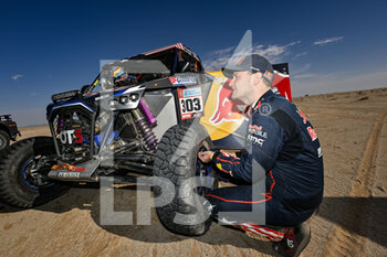 2022-01-11 - 303 Quintero Seth (usa), Zenz Dennis (ger), Red Bull Off-Road Junior Team, OT3 - 02, T3 FIA, W2RC, portrait during the Stage 8 of the Dakar Rally 2022 between Al Dawadimi and Wadi Ad Dawasir, on January 10th 2022 in Wadi Ad Dawasir, Saudi Arabia - STAGE 8 OF THE DAKAR RALLY 2022 BETWEEN AL DAWADIMI AND WADI AD DAWASIR - RALLY - MOTORS