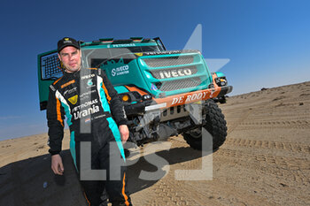 2022-01-11 - 515 Versteijnen Victor Willem Come (nld), Buursen Rob (nld), Smits Randy (nld), Petronas Team de Rooy Iveco, Iveco Powerstar, T5 FIA Camion, portrait during the Stage 8 of the Dakar Rally 2022 between Al Dawadimi and Wadi Ad Dawasir, on January 10th 2022 in Wadi Ad Dawasir, Saudi Arabia - STAGE 8 OF THE DAKAR RALLY 2022 BETWEEN AL DAWADIMI AND WADI AD DAWASIR - RALLY - MOTORS