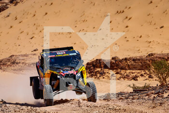 2022-01-11 - 401 Jones Austin (usa), Gugelmin Gustavo (bra), Can-Am Factory South Racing, Can-Am XRS, T4 FIA SSV, W2RC, Motul, action during the Stage 9 of the Dakar Rally 2022 around Wadi Ad Dawasir, on January 11th 2022 in Wadi Ad Dawasir, Saudi Arabia - STAGE 9 OF THE DAKAR RALLY 2022 AROUND WADI AD DAWASIR - RALLY - MOTORS