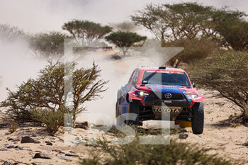 2022-01-11 - 222 Alvarez Lucio (arg), Monleon Armand (spa), Overdrive Toyota, Toyota Hilux Overdrive, Auto FIA T1/T2, W2RC, action during the Stage 9 of the Dakar Rally 2022 around Wadi Ad Dawasir, on January 11th 2022 in Wadi Ad Dawasir, Saudi Arabia - STAGE 9 OF THE DAKAR RALLY 2022 AROUND WADI AD DAWASIR - RALLY - MOTORS
