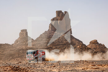 2022-01-11 - 540 Besnard Sylvain (fra), Laliche Sylvain (fra), Cappucio Frédéric (fra), Team SSP, Man TGA 114, Motul, T5 FIA Camion, action during the Stage 9 of the Dakar Rally 2022 around Wadi Ad Dawasir, on January 11th 2022 in Wadi Ad Dawasir, Saudi Arabia - STAGE 9 OF THE DAKAR RALLY 2022 AROUND WADI AD DAWASIR - RALLY - MOTORS