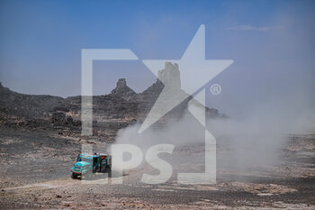 2022-01-11 - 504 Van Kasteren Janus (nld), Snijders Marcel (nld), Rodewald Darek (pol), Petronas Team de Rooy Iveco, Iveco Powerstar, T5 FIA Camion, actionduring the Stage 9 of the Dakar Rally 2022 around Wadi Ad Dawasir, on January 11th 2022 in Wadi Ad Dawasir, Saudi Arabia - STAGE 9 OF THE DAKAR RALLY 2022 AROUND WADI AD DAWASIR - RALLY - MOTORS