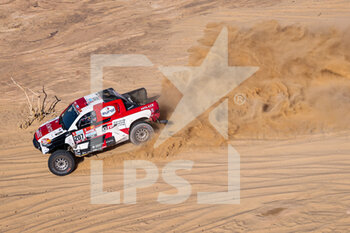 2022-01-12 - 207 De Villiers Giniel (zaf), Murphy Dennis (zaf), Toyota Gazoo Racing, Toyota GR DKR Hilux T1+, Auto FIA T1/T2, action during the Stage 10 of the Dakar Rally 2022 between Wadi Ad Dawasir and Bisha, on January 12th 2022 in Bisha, Saudi Arabia - STAGE 10 OF THE DAKAR RALLY 2022 BETWEEN WADI AD DAWASIR AND BISHA - RALLY - MOTORS