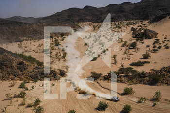 2022-01-12 - 205 Al Rajhi Yazeed (sau), Orr Michael (gbr), Overdrive Toyota, Toyota Hilux Overdrive, Auto FIA T1/T2, W2RC, action during the Stage 10 of the Dakar Rally 2022 between Wadi Ad Dawasir and Bisha, on January 12th 2022 in Bisha, Saudi Arabia - STAGE 10 OF THE DAKAR RALLY 2022 BETWEEN WADI AD DAWASIR AND BISHA - RALLY - MOTORS