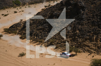 2022-01-12 - 229 Chabot Ronan (fra), Pillot Gilles (fra), Overdrive Toyota, Toyota Hilux Overdrive, Auto FIA T1/T2, action during the Stage 10 of the Dakar Rally 2022 between Wadi Ad Dawasir and Bisha, on January 12th 2022 in Bisha, Saudi Arabia - STAGE 10 OF THE DAKAR RALLY 2022 BETWEEN WADI AD DAWASIR AND BISHA - RALLY - MOTORS