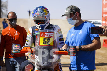 2022-01-12 - Walkner Matthias (aut), Red Bull KTM Factory Racing, KTM 450 Rally Factory Replica, Moto, W2RC, portrait during the Stage 10 of the Dakar Rally 2022 between Wadi Ad Dawasir and Bisha, on January 12th 2022 in Bisha, Saudi Arabia - STAGE 10 OF THE DAKAR RALLY 2022 BETWEEN WADI AD DAWASIR AND BISHA - RALLY - MOTORS