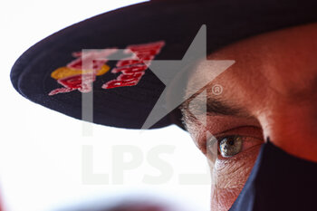 2022-01-12 - Price Toby (aus), Red Bull KTM Factory Racing, KTM 450 Rally Factory Replica, Moto, W2RC, portrait during the Stage 10 of the Dakar Rally 2022 between Wadi Ad Dawasir and Bisha, on January 12th 2022 in Bisha, Saudi Arabia - STAGE 10 OF THE DAKAR RALLY 2022 BETWEEN WADI AD DAWASIR AND BISHA - RALLY - MOTORS