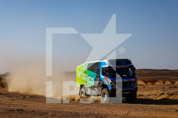 2022-01-13 - Hydrogen truck action during the Stage 11 of the Dakar Rally 2022 around Bisha, on January 13th 2022 in Bisha, Saudi Arabia - STAGE 11 OF THE DAKAR RALLY 2022 AROUND BISHA - RALLY - MOTORS