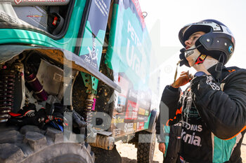 2022-01-13 - Van Den Brink Mitchel (nld), Petronas Team de Rooy Iveco, Iveco Powestar, T5 FIA Camion, portrait during the Stage 11 of the Dakar Rally 2022 around Bisha, on January 13th 2022 in Bisha, Saudi Arabia - STAGE 11 OF THE DAKAR RALLY 2022 AROUND BISHA - RALLY - MOTORS