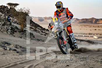2022-01-13 - 18 Price Toby (aus), Red Bull KTM Factory Racing, KTM 450 Rally Factory Replica, Moto, W2RC, action during the Stage 11 of the Dakar Rally 2022 around Bisha, on January 13th 2022 in Bisha, Saudi Arabia - STAGE 11 OF THE DAKAR RALLY 2022 AROUND BISHA - RALLY - MOTORS