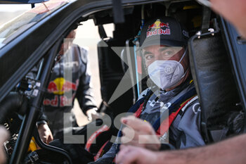 2022-01-13 - Sainz Carlos (spa), Team Audi Sport, Audi RS Q e-tron, Auto FIA T1/T2, portrait during the Stage 11 of the Dakar Rally 2022 around Bisha, on January 13th 2022 in Bisha, Saudi Arabia - STAGE 11 OF THE DAKAR RALLY 2022 AROUND BISHA - RALLY - MOTORS