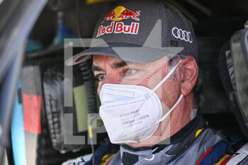 2022-01-13 - Sainz Carlos (spa), Team Audi Sport, Audi RS Q e-tron, Auto FIA T1/T2, portrait during the Stage 11 of the Dakar Rally 2022 around Bisha, on January 13th 2022 in Bisha, Saudi Arabia - STAGE 11 OF THE DAKAR RALLY 2022 AROUND BISHA - RALLY - MOTORS