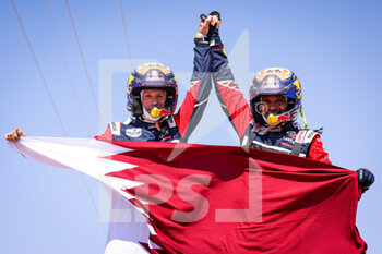 2022-01-14 - 201 Al-Attiyah Nasser (qat), Baumel Batthieu (fra), Toyota Gazoo Racing, Toyota GR DKR Hilux T1+, Auto FIA T1/T2, W2RC, celebrating victory portrait, during the Stage 12 of the Dakar Rally 2022 between Bisha and Jeddah, on January 14th 2022 in Jeddah, Saudi Arabia - STAGE 12 OF THE DAKAR RALLY 2022 BETWEEN BISHA AND JEDDAH - RALLY - MOTORS