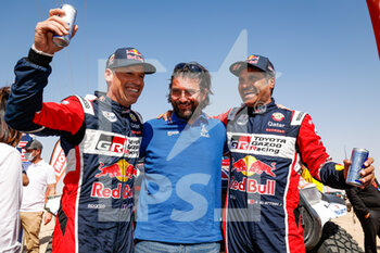 2022-01-14 - 201 Al-Attiyah Nasser (qat), Baumel Batthieu (fra), Toyota Gazoo Racing, Toyota GR DKR Hilux T1+, Auto FIA T1/T2, W2RC,and Castera David, Director of the Dakar Rally, portrait during the Stage 12 of the Dakar Rally 2022 between Bisha and Jeddah, on January 14th 2022 in Jeddah, Saudi Arabia - STAGE 12 OF THE DAKAR RALLY 2022 BETWEEN BISHA AND JEDDAH - RALLY - MOTORS