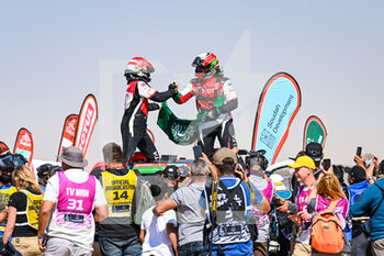 2022-01-14 - 205 Al Rajhi Yazeed (sau), Orr Michael (gbr), Overdrive Toyota, Toyota Hilux Overdrive, Auto FIA T1/T2, W2RC, portrait during the Stage 12 of the Dakar Rally 2022 between Bisha and Jeddah, on January 14th 2022 in Jeddah, Saudi Arabia - STAGE 12 OF THE DAKAR RALLY 2022 BETWEEN BISHA AND JEDDAH - RALLY - MOTORS
