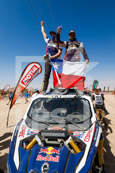 2022-01-14 - 305 Lopez Contardo Francisco (chl), Latrach Vinagre Juan Pablo (chl), EKS - South Racing, Can-Am XRS, T3 FIA, W2RC, portrait during the Stage 12 of the Dakar Rally 2022 between Bisha and Jeddah, on January 14th 2022 in Jeddah, Saudi Arabia - STAGE 12 OF THE DAKAR RALLY 2022 BETWEEN BISHA AND JEDDAH - RALLY - MOTORS