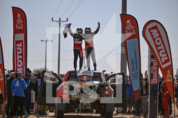 2022-01-14 - 201 Al-Attiyah Nasser (qat), Baumel Batthieu (fra), Toyota Gazoo Racing, Toyota GR DKR Hilux T1+, Auto FIA T1/T2, W2RC, action during the Stage 12 of the Dakar Rally 2022 between Bisha and Jeddah, on January 14th 2022 in Jeddah, Saudi Arabia - STAGE 12 OF THE DAKAR RALLY 2022 BETWEEN BISHA AND JEDDAH - RALLY - MOTORS