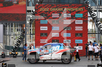 2022-01-14 - 229 Chabot Ronan (fra), Pillot Gilles (fra), Overdrive Toyota, Toyota Hilux Overdrive, Auto FIA T1/T2, action during the Podium Finish of the Dakar Rally 2022, on January 14th 2022 in Jeddah, Saudi Arabia - PODIUM FINISH - STAGE 12 OF THE DAKAR RALLY 2022 BETWEEN BISHA AND JEDDAH - RALLY - MOTORS